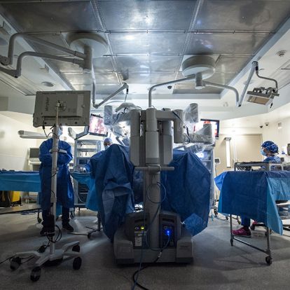 The robotics surgical operating system in use